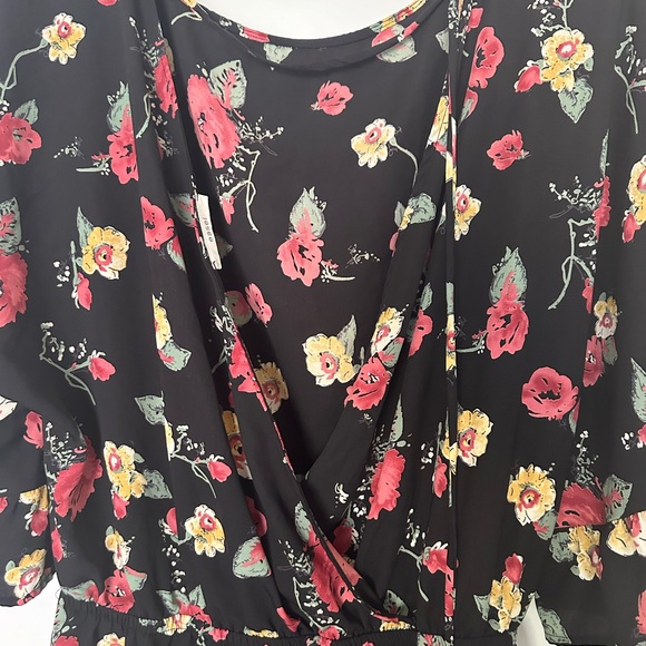 Easel Floral romper (shorts) - Picture 4 of 6